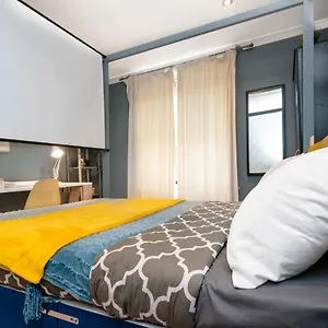 https://double-room-w-projector-garden-hot-tub.brighton-hotels-england.com